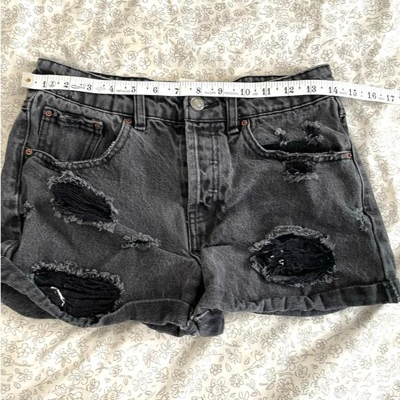 Forever 21 Black Distressed Denim Shorts Women’s Size 26 - Picture 3 of 8